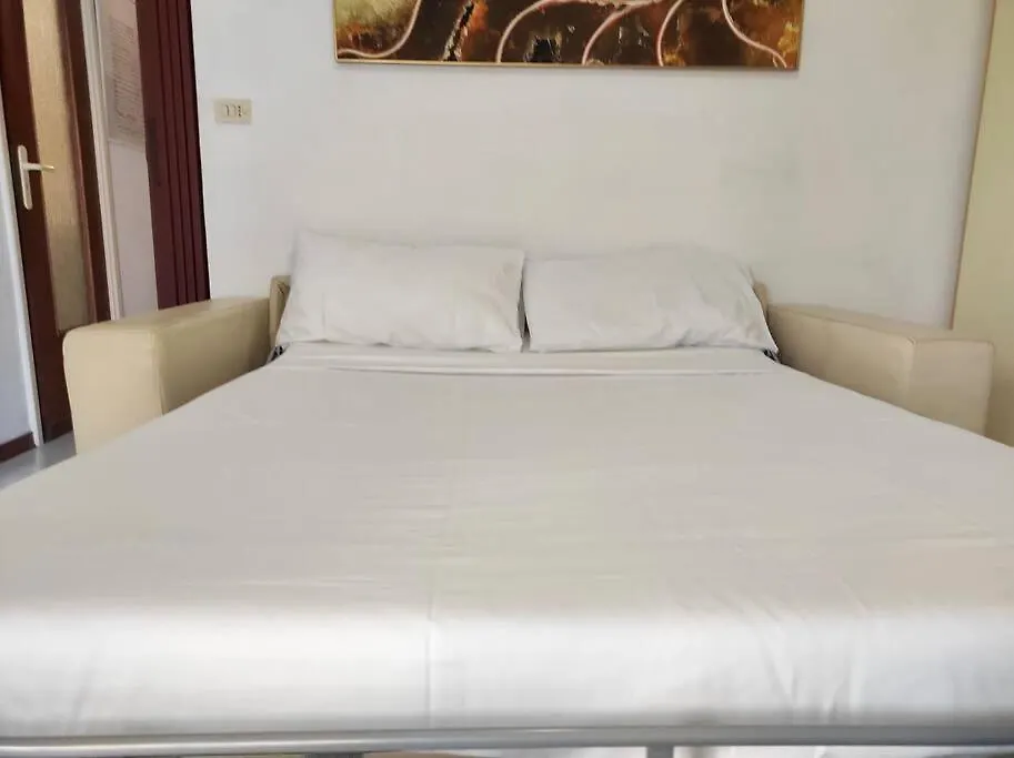 Cozy Studio 3 Minute Walk To Sea And Center Rapallo Apartment
